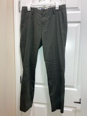 Dockers Mens Easy Khaki Slim Fit Olive green Size 33x30 new